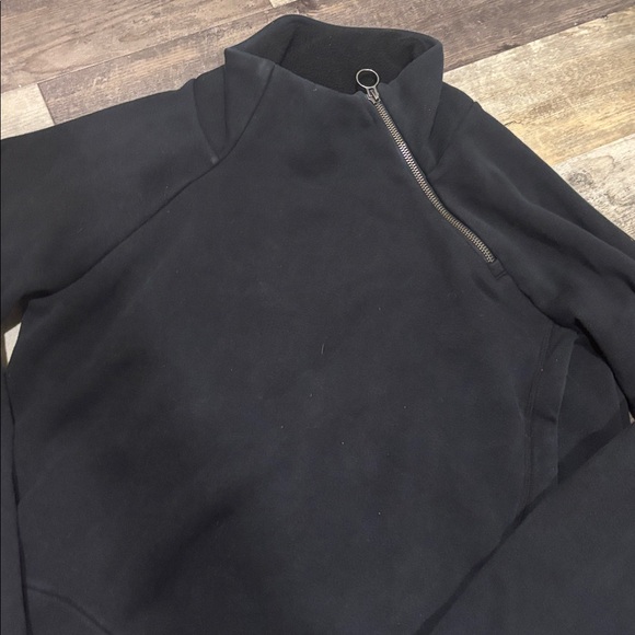 ATHLETA COZY KARMA ASYM PULLOVER HOODIE IN BLACK - Picture 2 of 3